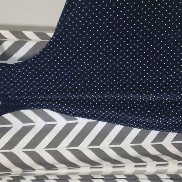 Frock with white pearls - Picture 2 of 2